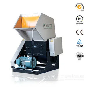 大直径破碎机专门用于高效破碎各种塑料产品,包括塑料管、薄膜、瓶子、桶、板材等。.