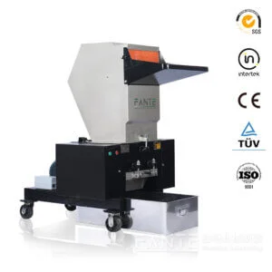 功能强大的破碎机专为高效破碎各种塑料制品而设计,包括塑料管、薄膜、瓶子、桶、板材等。.