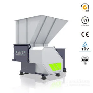 Single shaft shredder for plastic recycling