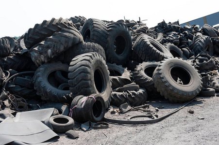Shredder application for tire recycling