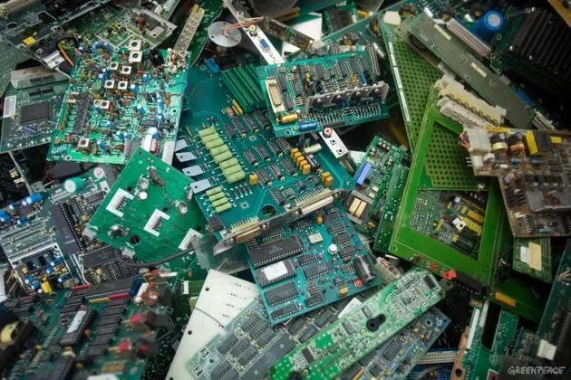 Shredder application for e-waste recycling