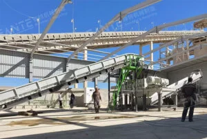Tire recycling machine