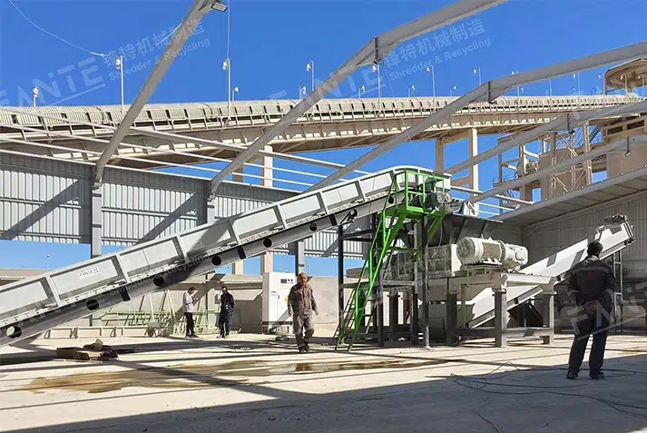 Tire recycling machine
