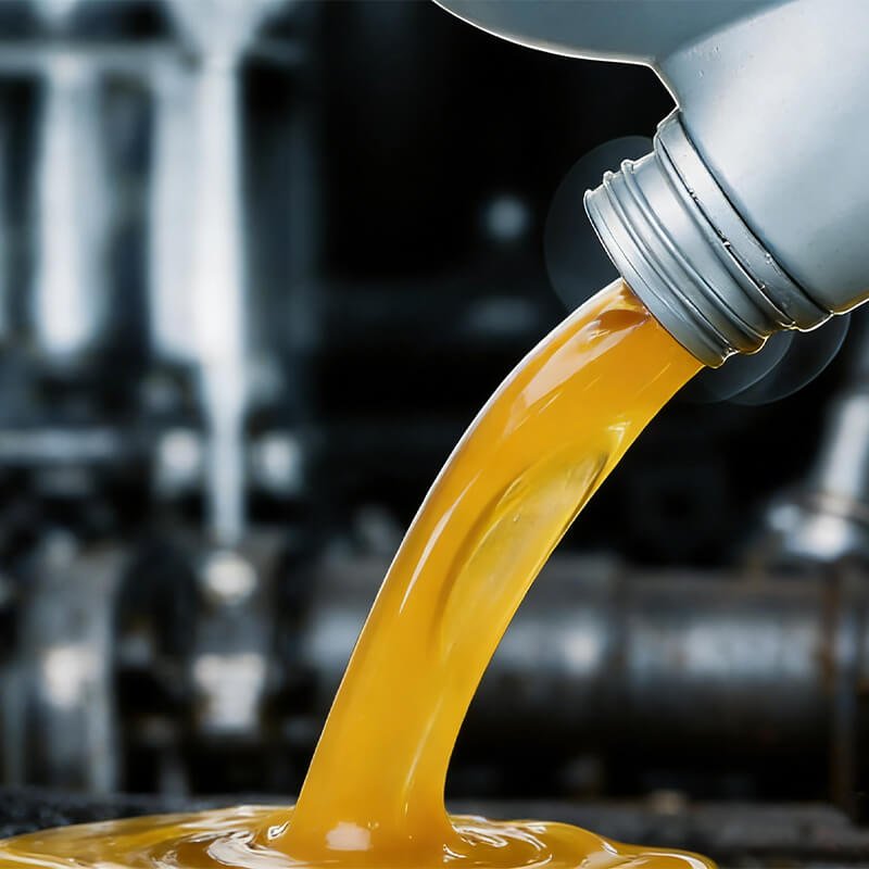 The rubber blocks produced by tire recycling equipment can be used for oil refining.