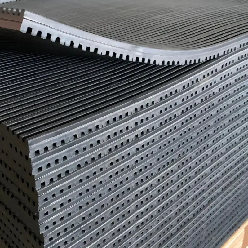 Rubber granules produced by tire recycling equipment are used to make rubber mats.