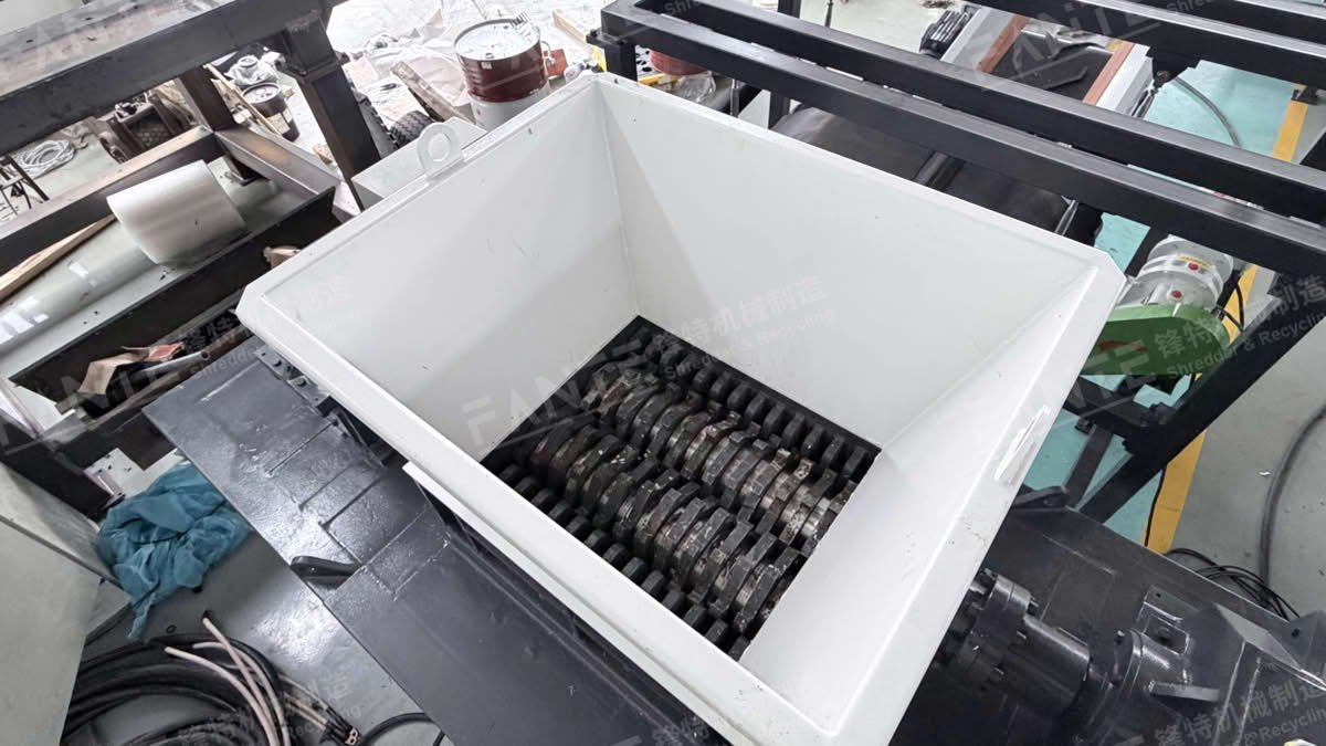 Metal recycling shredders break large pieces of scrap metal into fragments.